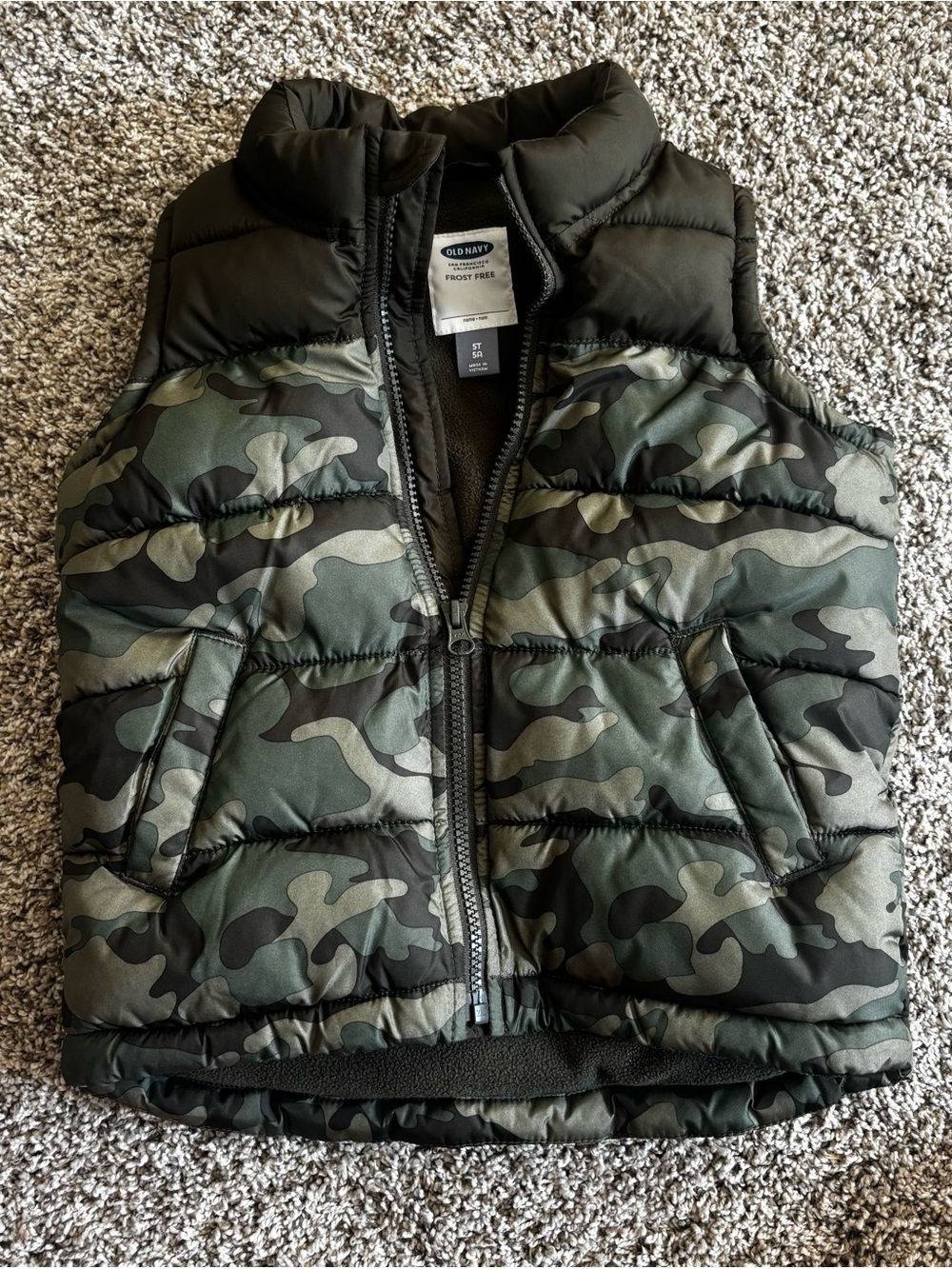 Old Navy Boys Camo Frost Free Puffer Vest Fleece Lined Size 5T
